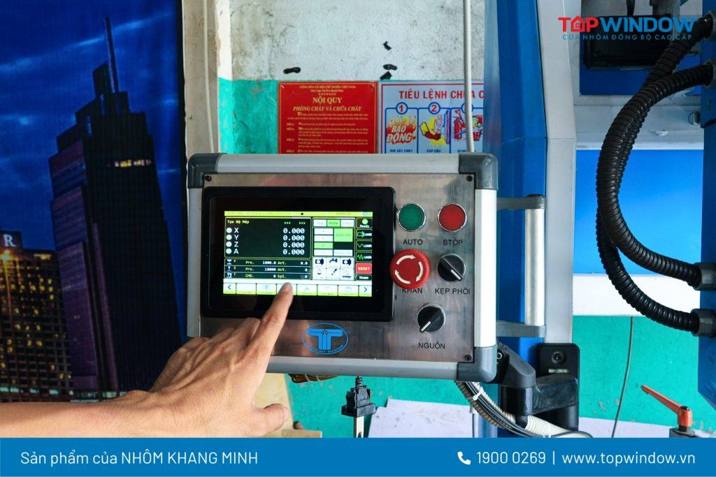 Đầu Tư Máy Móc Bài Bản Trong Sản Xuất Tại TTSX Cửa Nhôm Hồ Chí Minh 1