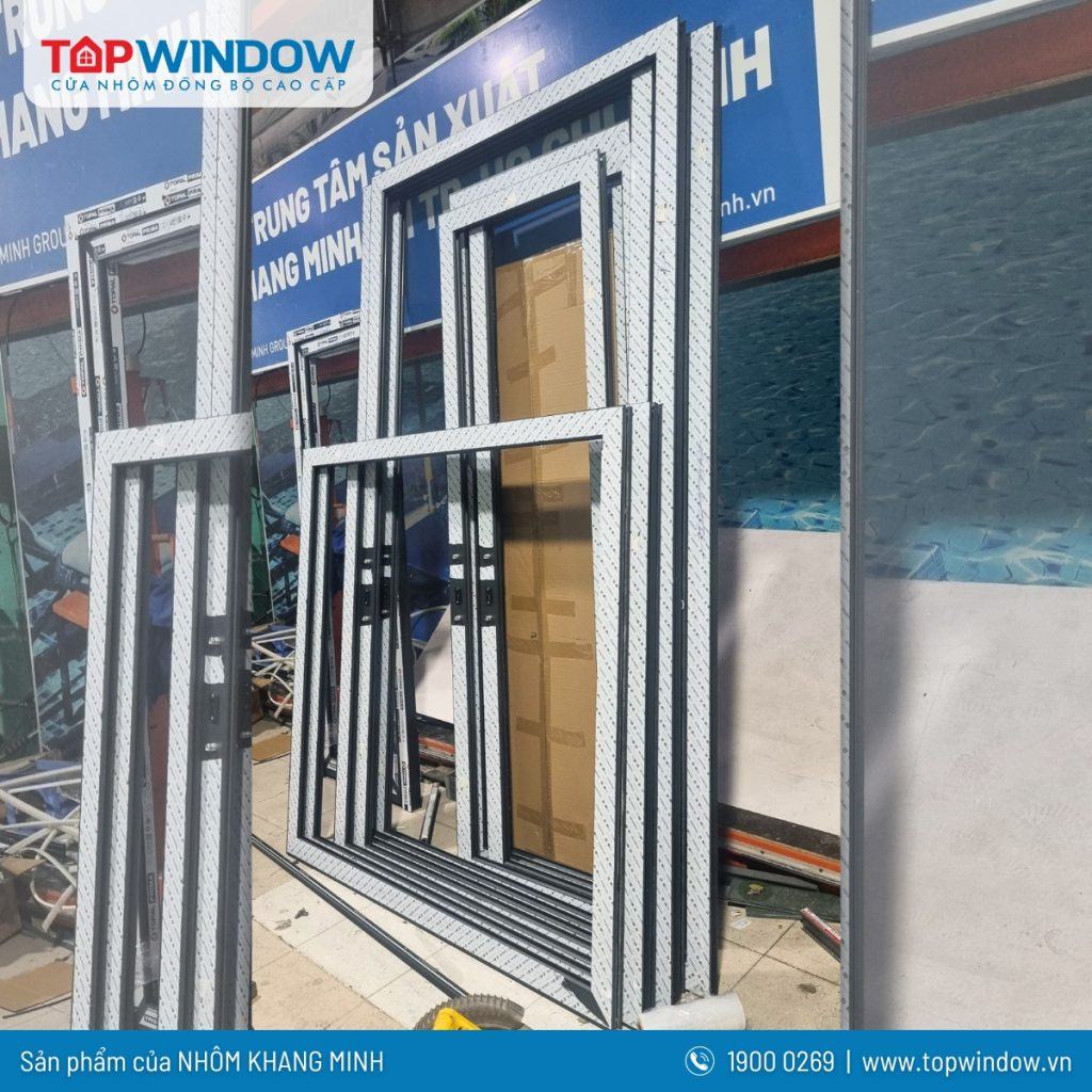 Hoạt Động Lắp Ráp Các Bộ Cửa Topwindow Tại TTSX Cửa Nhôm TP.HCM 1